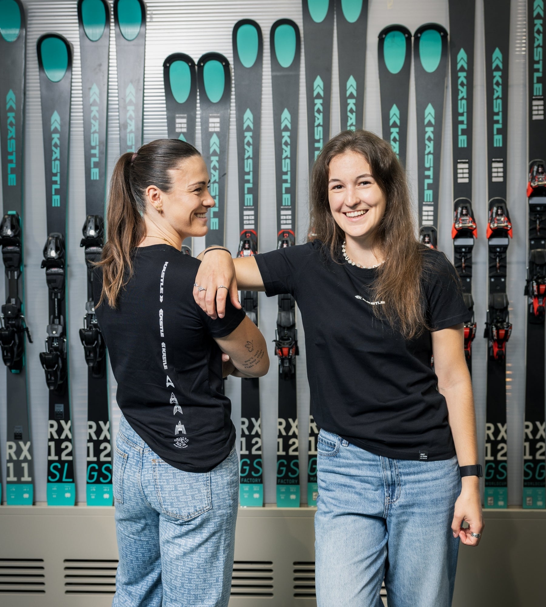 LOGO EVOLUTION T WOMEN